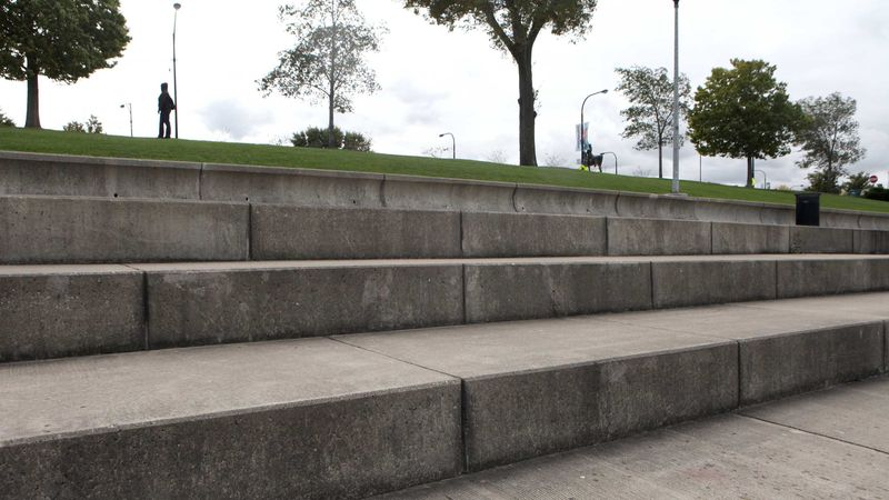 Illustration for article titled City Adds Some Big Concrete Stairs